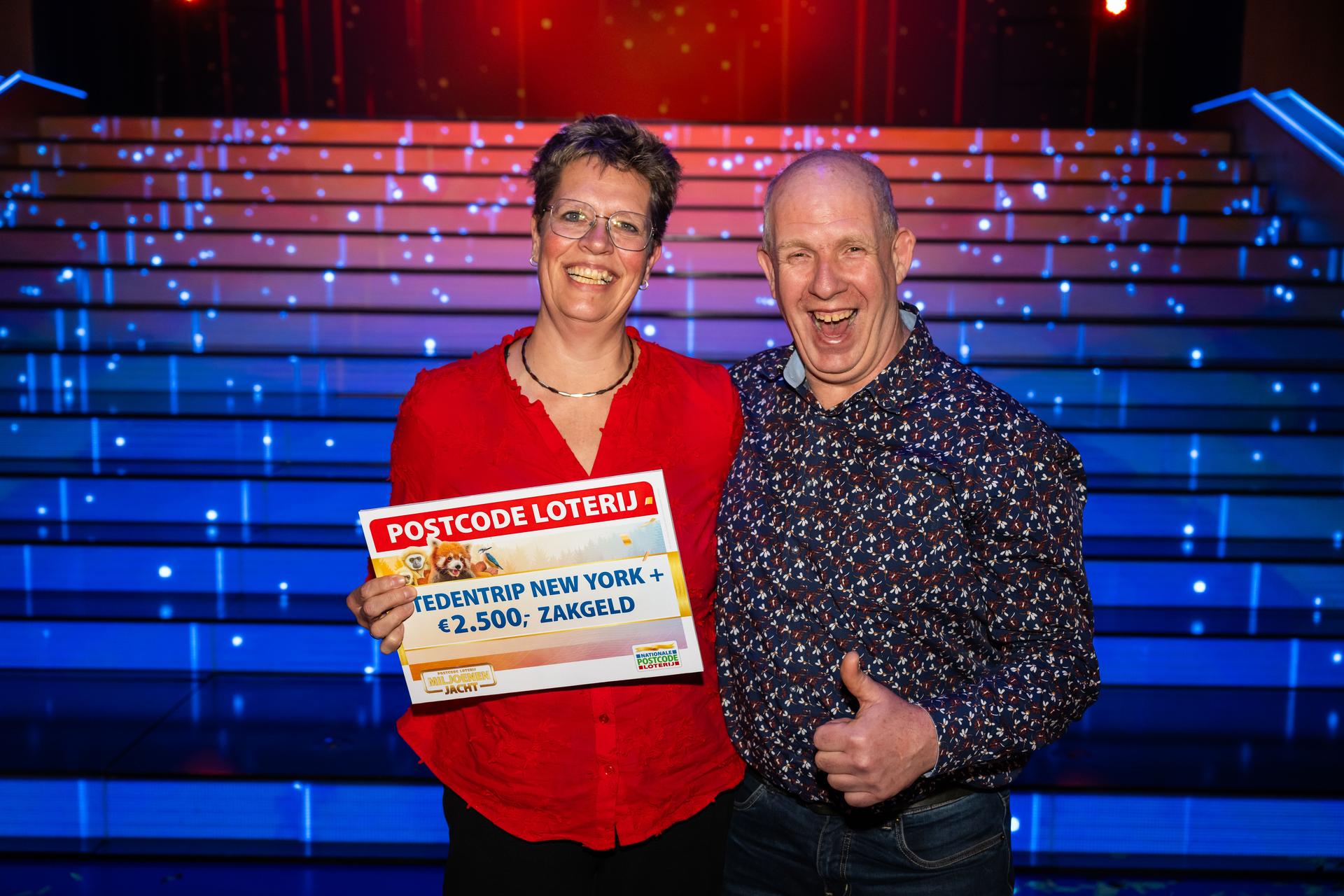 Gerrie (91) uit Hoornaar wint nieuwe auto bij Postcode Loterij